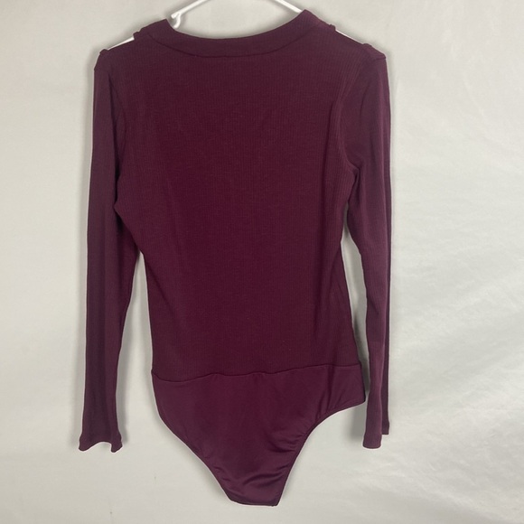 EUC White Birch Purple Long Sleeve Cold Shoulder Ribbed Bodysuit -Size Large - Picture 5 of 8